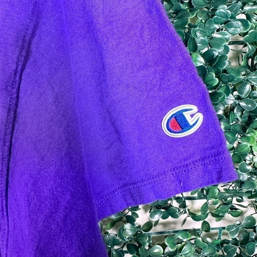 Men’s Vintage VTG Champion Logo Purple T-shirt Size Medium ACTIVEWEAR Sporty - Picture 6 of 6